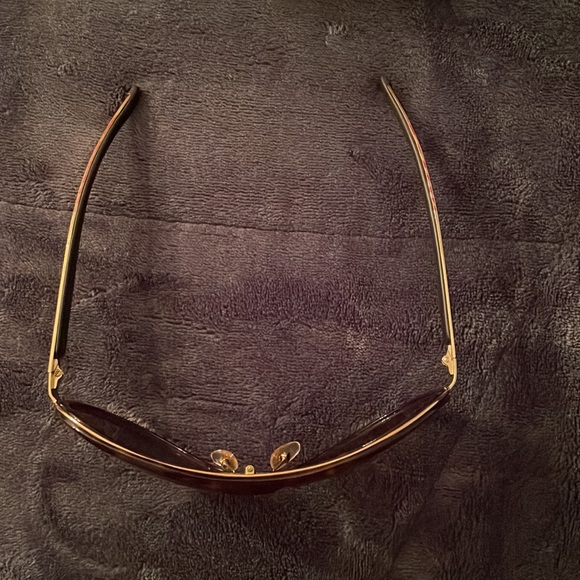 Gucci sunglasses. Brown tortoise shell aviators. Perfect condition. - Picture 9 of 9